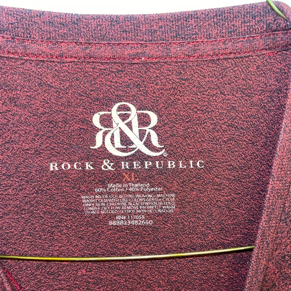ROCK & REPUBLIC - graphic logo, heathered red/black tee, XL
